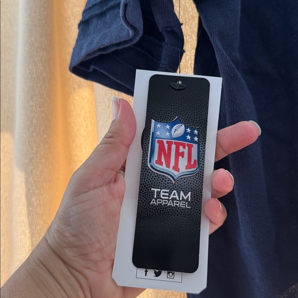 NWT NFL New England Patriots Football Cotton Cropped Tee Blue Short Sleeve XL - Picture 7 of 10